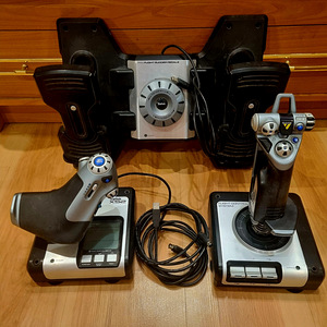 Lennusimulaator Flight System Saitek X52 (1 foto / 1)