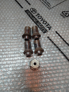 Toyota veljemutrid PZ406-09670-02 90942-01109 90942-01033 (2 foto / 3)