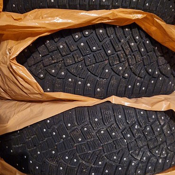 Naelrehvid 225/60/R18 Continental IceContact 2