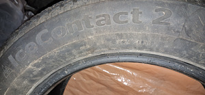 Шипованные шины 225/60/R18 Continental IceContact 2 (3 фото из 4)