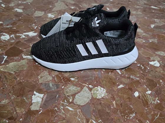 Adidas женские кроссовки