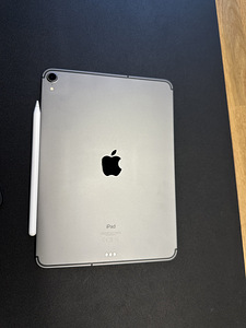 2018 Apple iPad Pro 11” (64GB) + Apple Pencil (2.gen) + Keyb (3 foto / 3)
