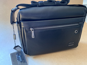 Сумка Hugo Boss (2 фото из 4)
