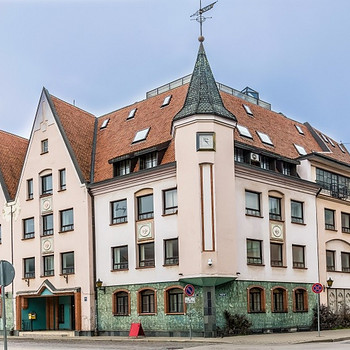 Daudzfunkcionāla ēka Vecrīgas centrā