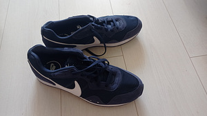 Новые Nike Venture Runner, 45 (1 фото из 2)