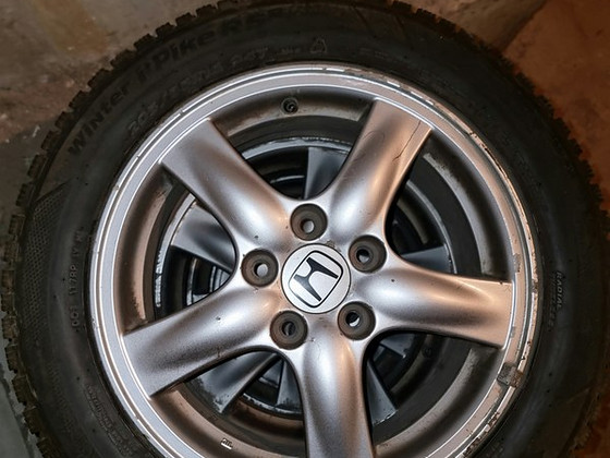 Valuveljed R16 + talverehvid Honda