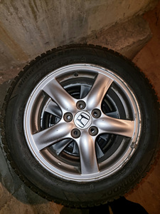 Литые диски R16 + зимняя резина Honda (1 фото из 6)