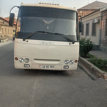 PATVEROV AVTOBUS ISUZU