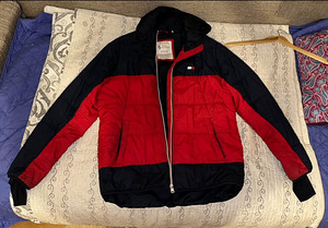 Зимняя куртка Tommy Hilfiger (1 фото из 3)