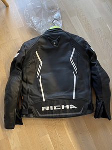 Motojope richa (1 foto / 3)