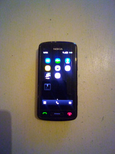 Nokia c6-01 (2 фото из 3)