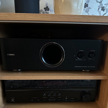 Yamaha subwoofer, võimendi