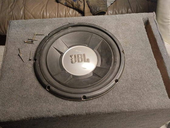 Сабвуфер JBL