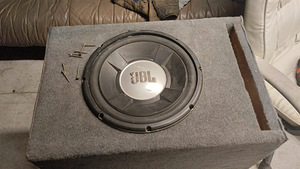 Сабвуфер JBL (1 фото из 1)