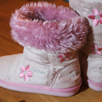 Skechers imeilusad saapad tüdrukule, 32