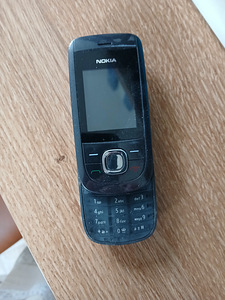 Mobiiltelefon (2 foto / 4)