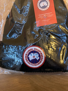 Шапка Canada Goose (UUUS) (2 фото из 2)