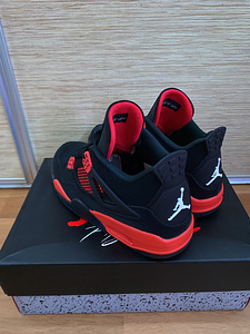 Jordan 4 "Red Thunder" (2 фото из 5)