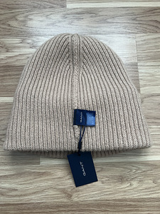 Новая шапка Gant (2 фото из 2)