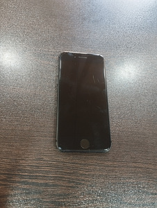 iPhone 8 64Gb (3 լուսանկար / 4)