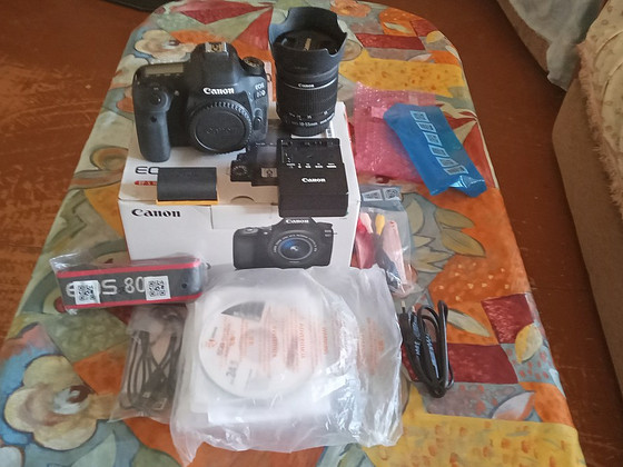 Canon EOS 80D Digital SLR Kit with EF-S 18-55mm f/3.5-5.6.