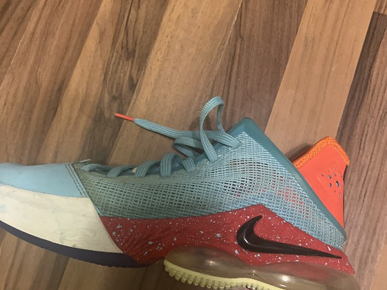 Баскетбольные кроссовки. Nike LeBron 19 Low.