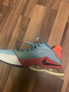 Korvpallijalatsid. Nike LeBron 19 Low. (1 foto / 4)