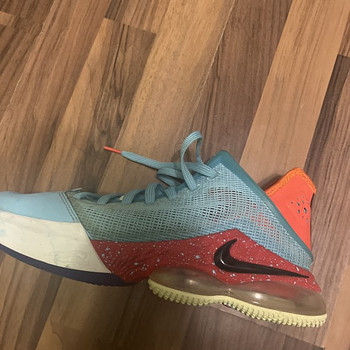 Korvpallijalatsid. Nike LeBron 19 Low.