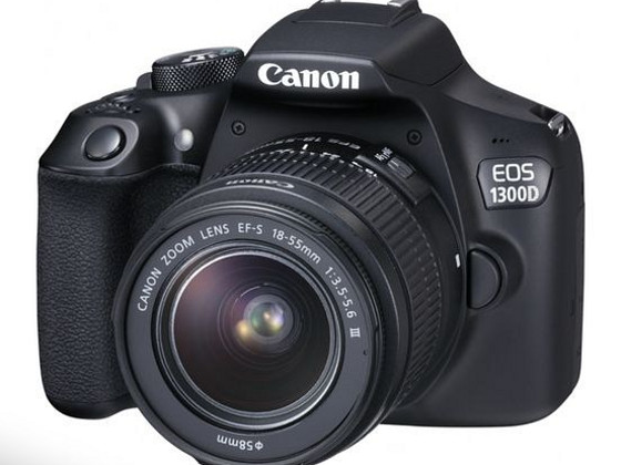 Цифровая зеркальная камера Canon EOS 1300D с объективом 18-5