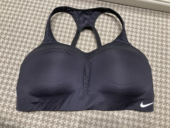 Спортивный бюстгальтер Nike Alpha, спортивное белье S/M (C-D)