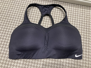 Nike Alpha spordirinnahoidja, spordipesu S/M (C-D) (1 foto / 2)