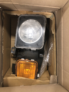Hummer H3 front headlights (2 foto / 3)
