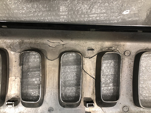 Hummer H3 front grille (4 foto / 4)