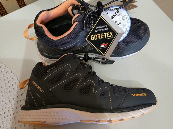 Модные полусапоги Treksta gore-tex р. 32