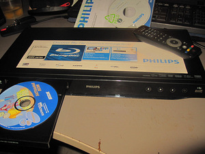 PHILIPS BDP 2700 (2 foto / 4)