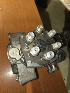 Kõrgsurvepump Audi A4 (Bosch 0281002150). (1 foto / 3)