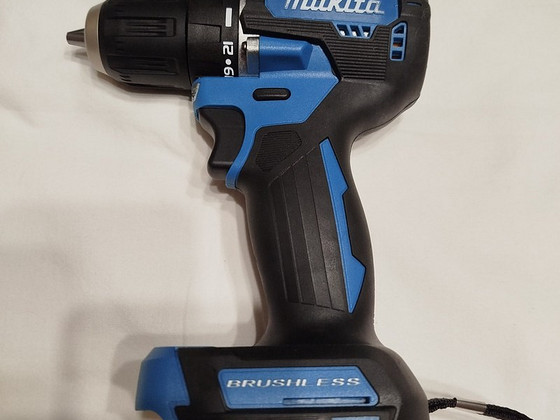 Шуруповёрт Makita DDF 487. Новый