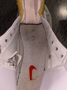Кроссовки Nike (6 фото из 10)