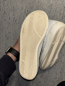 Кроссовки Nike (8 фото из 10)