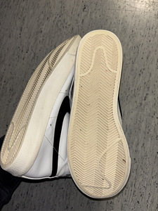 Кроссовки Nike (9 фото из 10)