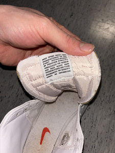 Кроссовки Nike (10 фото из 10)
