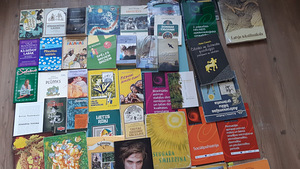 Книги (1 фото из 2)