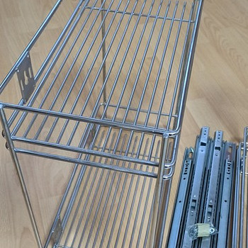 Väljatõmmatavad kroom korvid 2 riiuliga Cargo