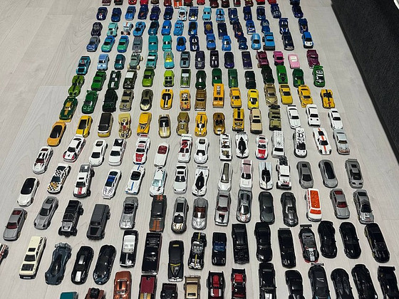 Hot Wheels collection 232tk