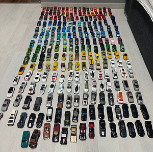Hot Wheels collection 232tk (1 foto / 1)