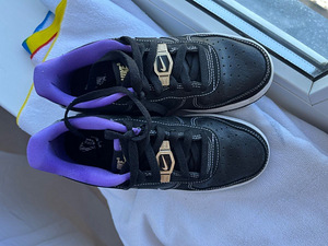 Купить кроссовки Nike (2 фото из 2)