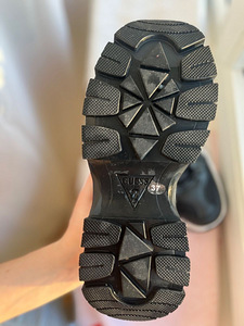 Muua tossud Guess (3 foto / 3)