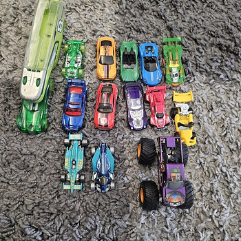 Машинки hot wheels