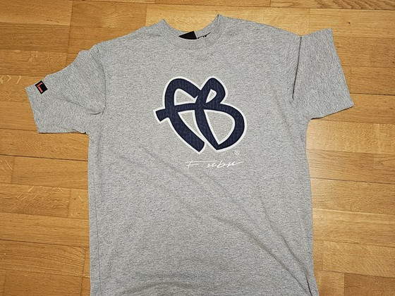 Футболка fubu