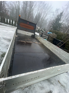 Auto kast (2 foto / 6)